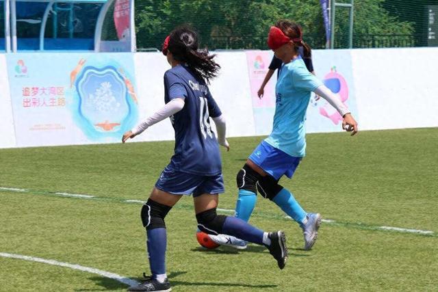 通过喊出, 烈日下的, 流血流汗不 通过喊出, 烈日下的, 流血流汗不