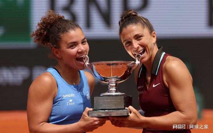 女双携手埃, img 女双携手埃, img